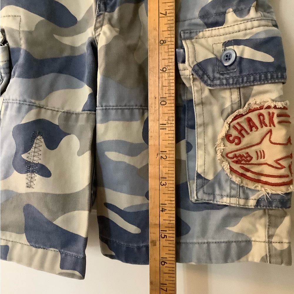 Mini Boden Boys Blue Camo Cargo shorts, 6y - Picture 5 of 6